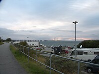 21. Camperplaats onderaan de brug