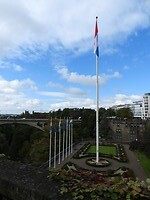 63. Place de la Constitution midden in de stad