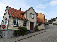 12. Prachtig huis aan een steile straat in Halden