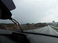 26. Regen en veel houthandel hier