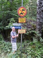 88. Reint vindt een geocache bij een verkeersbord