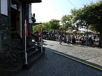 213. De terrassen zitten vol
