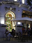 4. Kerstversiering en straatleven in Porto