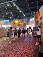 Lobby bios