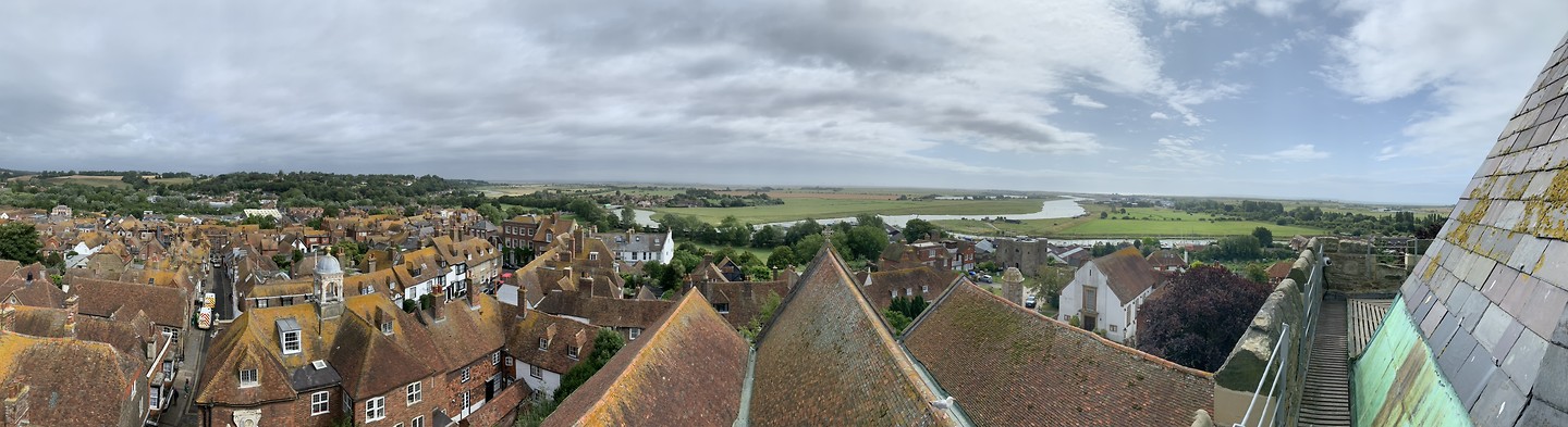 Panoramisch uitzicht over de oude stad Rey