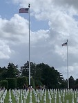 Veld met kruizen en de Amerikaanse vlag