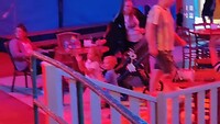 Roos aan het dansen bij Orrie