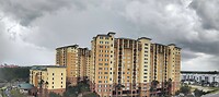 Dreigende lucht boven ons hotel