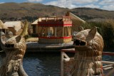 Traditionele boot in Uros