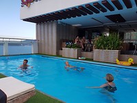 Zwembad hotel Nha Trang