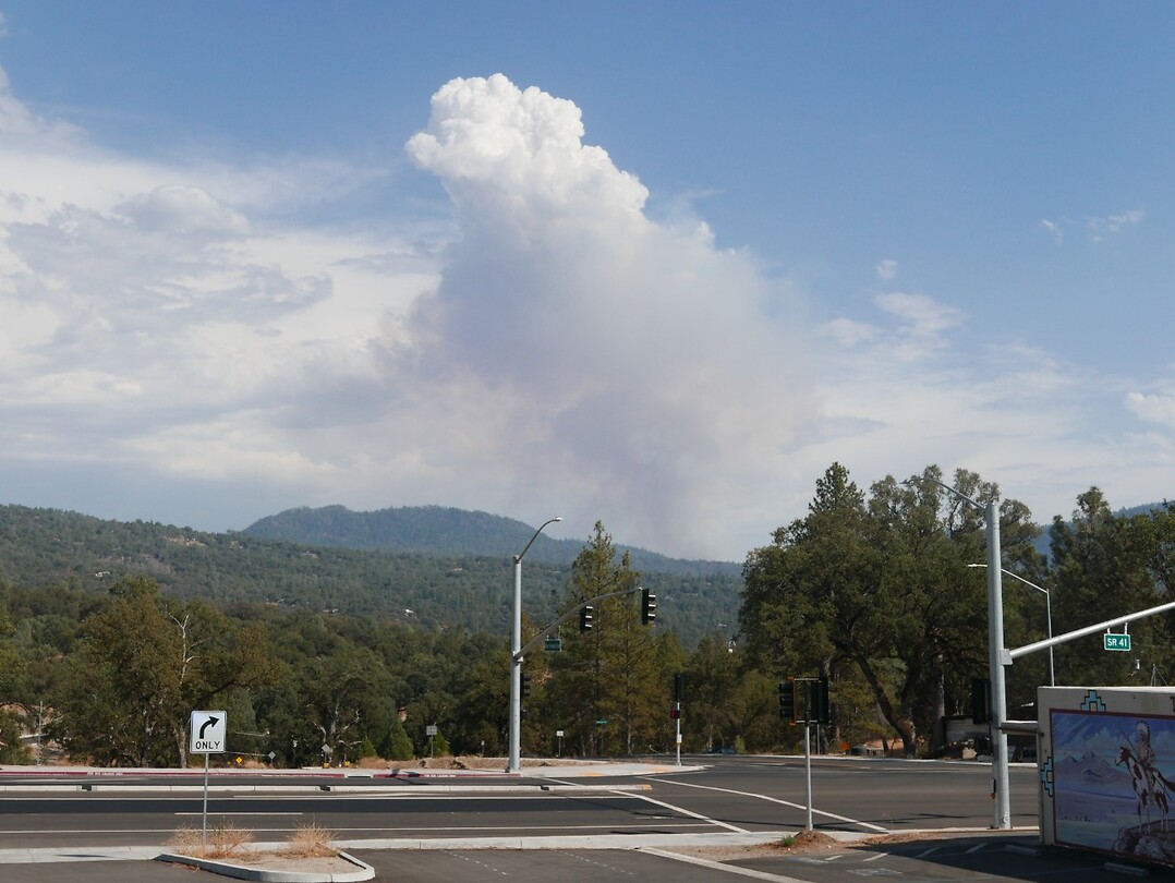 Bosbrand te zien vanuit Oakhurst