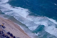 de zee in surfers paradise
