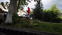 Giethoorn, op de kanaaltjes
