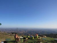 Op de Fóia (hoogste punt in Algarve) bij een “Restaurantbusje”
