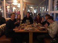Gezellig met z’n allen uit eten