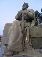 Amir Temur wordt in Samarqand vereerd met een gigantisch standbeeld