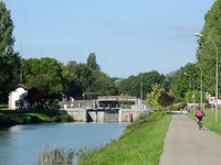 Fietsen langs de Marne