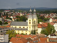 Één van de vele kerken in Eger