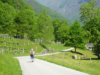 Aan de wandel door Vall Maggia