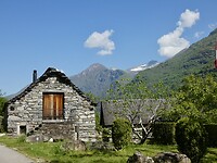 Leisteen huis in Valle Maggia
