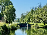 Veel groen langs het kanaal