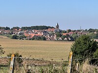Altijd in de verte zie je een dorpje met kerk