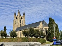 De kerk van Loker met vierkante toren