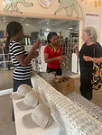 craftshop met manager Fwilane