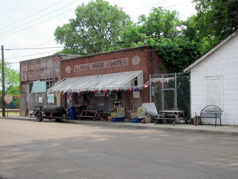 Red's Lounge