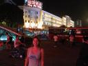 Dora voor ons hotel in Nanning