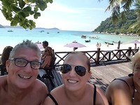Lunchen aan zee met zijn 8en