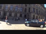 Marian en Denise parkeren ook op de Dam