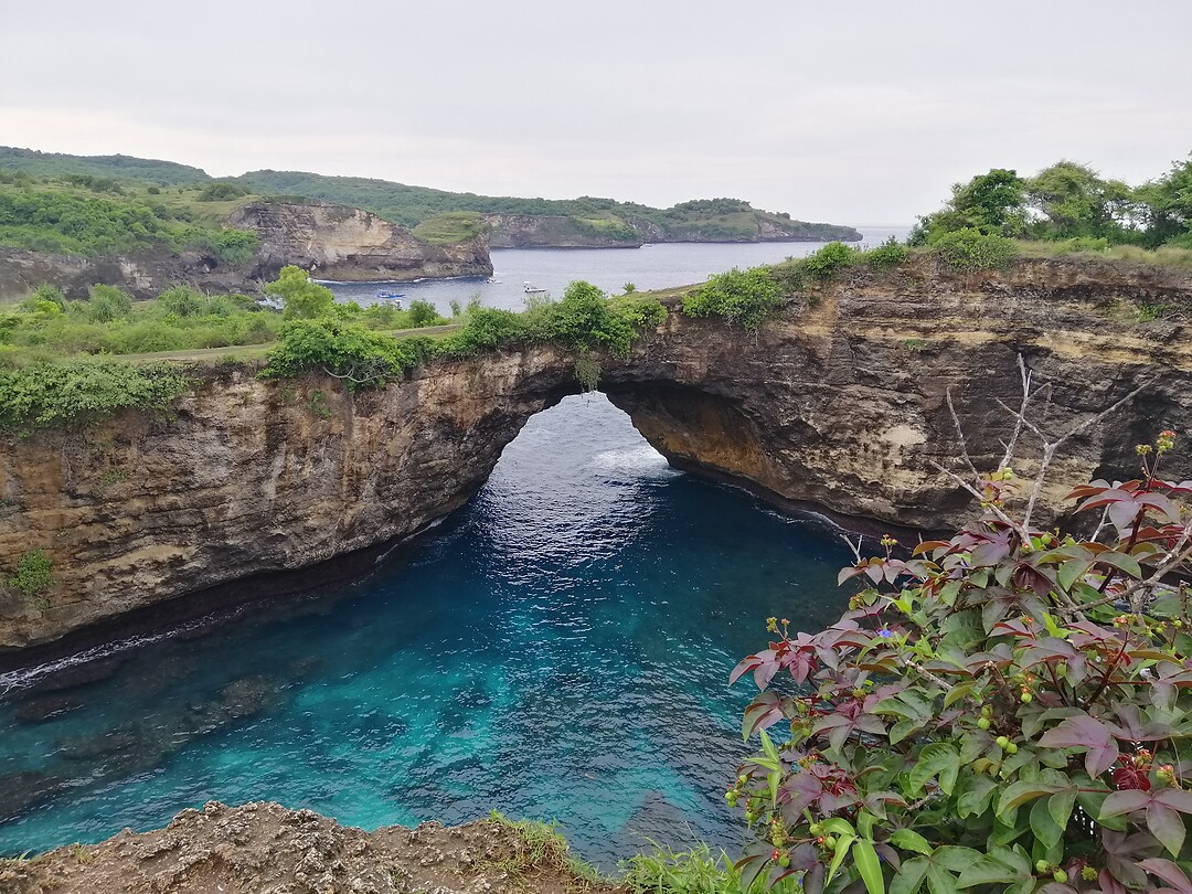 Nusa Penida, Broken beach