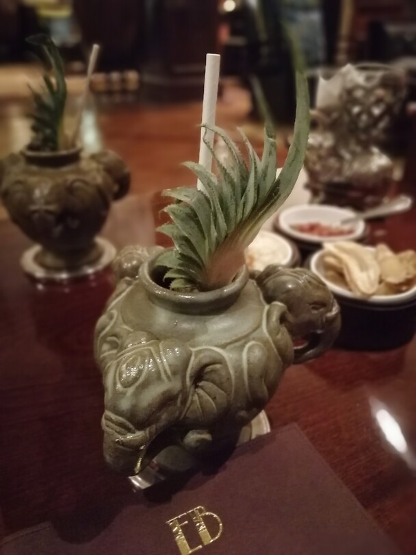 Cocktail in The Elephant bar