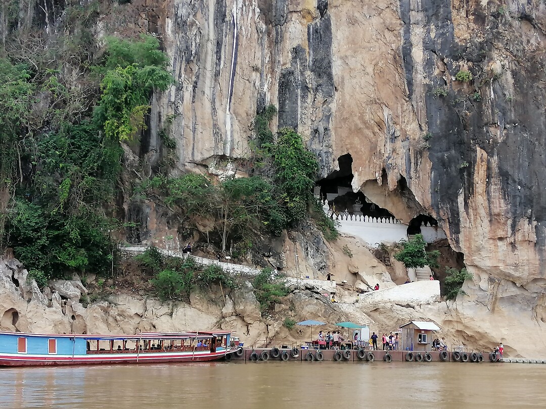 Cave Pak Ou