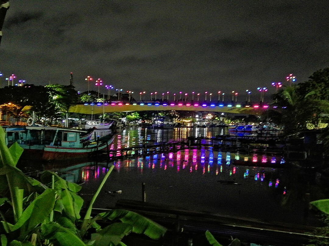 Sitti Nurbaya-brug by night