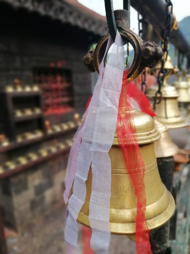 Bij de Tal Barahi tempel