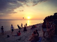 Met het hele hostel chillen bij de zonsondergang <3