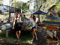 Camille en ik bij The Brotherhood trash turtle <3