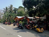 De Harley bende bij de Warung