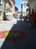 Bloemen op de straten van Gastiglione Del Lago