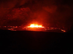 The Big Island. Borrelende lava bij het vulkaan-museum
