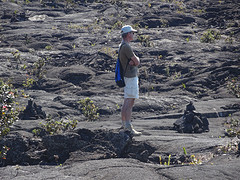 The Big Island. Peter wandelt door de Kilauea iki krater