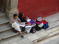 Oaxaca. Indiaanse straatvensters. De handel wordt ter plaatse gemaakt