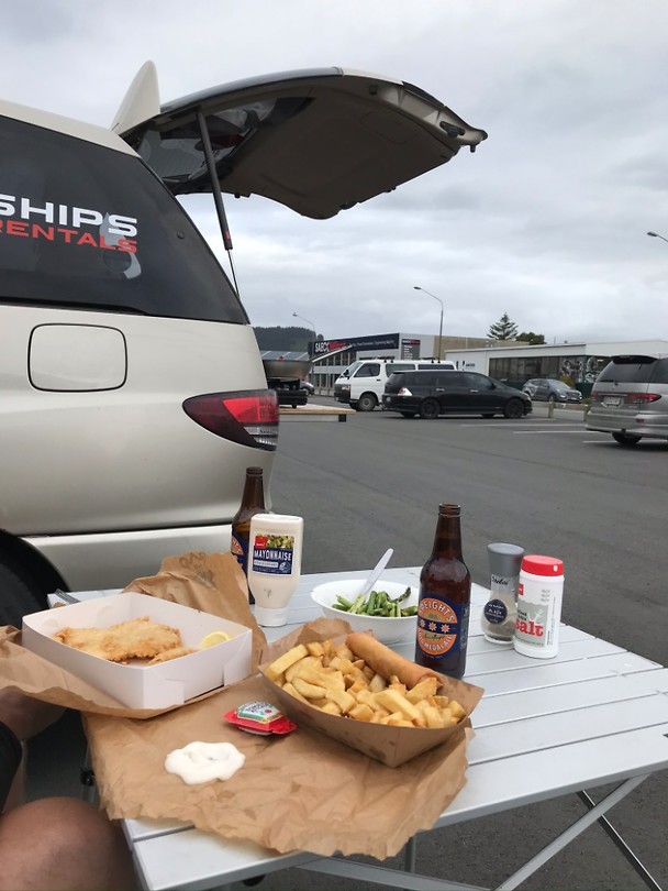 Uiteraard opeten op de camping (is goedkoper dan zitten 💸)