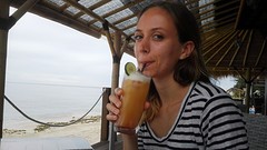 cocktail, strand en een mooi meisje :)