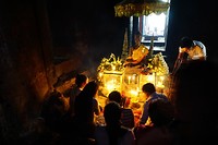 Gebed boven in de Bayon tempel