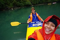 Lekker kayakken bij Ha Long Bay