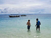 Tom en Lars snorkelen