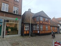 1000047258
